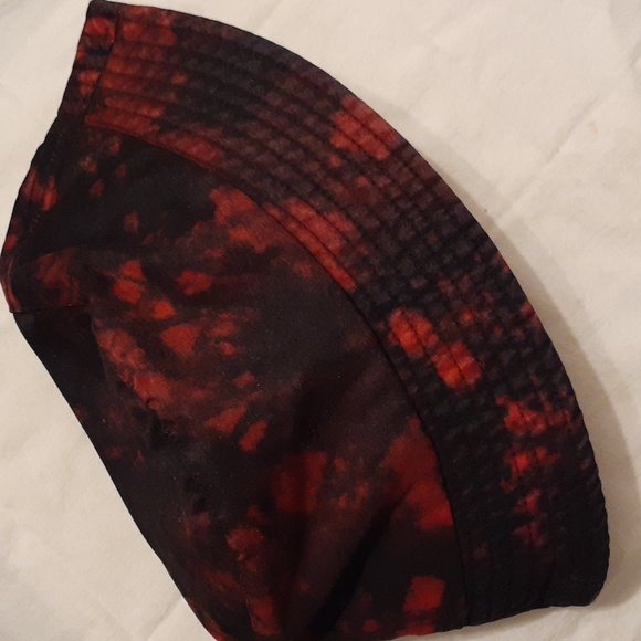 Hot Topic Bucket Hat - Picture 3 of 7